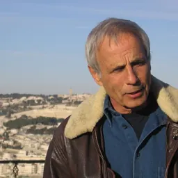 Portrait of Dan Chamizer