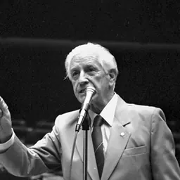 Portrait of Vasco Neto