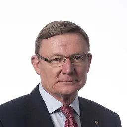 Portrait of Paul Symon