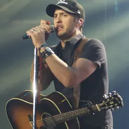 Portrait of Luke Bryan