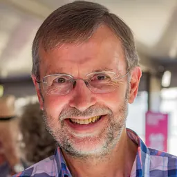 Portrait of Ross McMullin