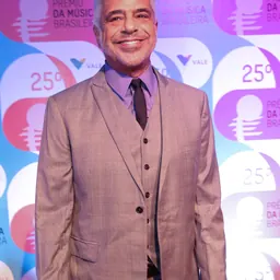 Portrait of Lulu Santos
