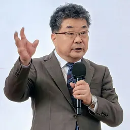Portrait of Kazutoshi Mori
