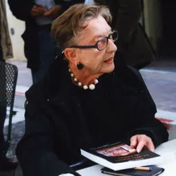 Portrait of Honor Frost