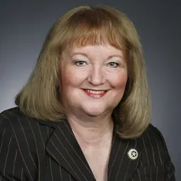 Portrait of Debbe Leftwich