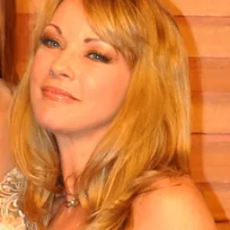 Portrait of Shayla LaVeaux