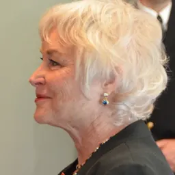Portrait of Lisa Harrow