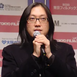Portrait of Kenneth Bi