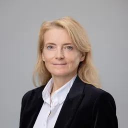 Portrait of Liz Lloyd