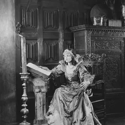 Portrait of Vera Reynolds