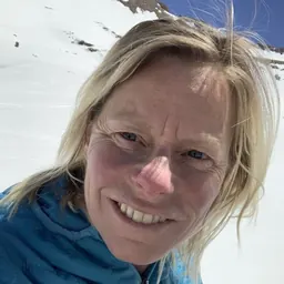Portrait of Heidi Steltzer