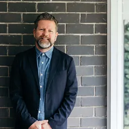 Portrait of Tim Ross