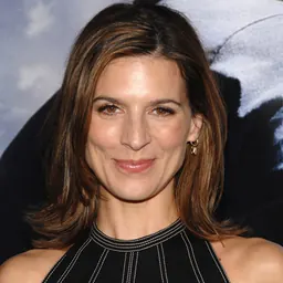 Portrait of Perrey Reeves