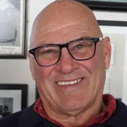 Portrait of Brad Johnstone