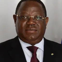 Portrait of Emmanuel Issoze-Ngondet