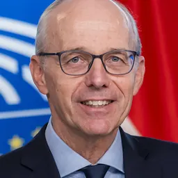 Portrait of Luc Frieden