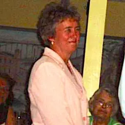 Portrait of Deborah Reynolds
