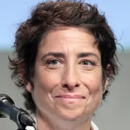 Portrait of Carolyn Strauss