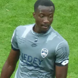 Portrait of Elisha Owusu