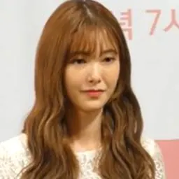 Portrait of Na Hye-mi