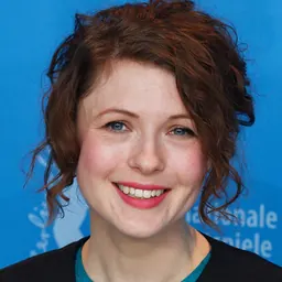 Portrait of Hannah Steele