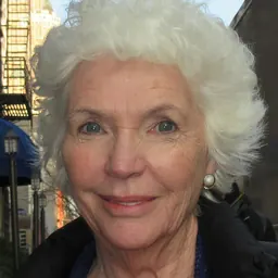 Portrait of Fionnula Flanagan