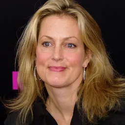 Portrait of Ali Wentworth