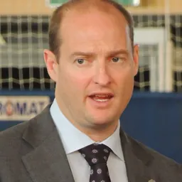 Portrait of Tom Kenyon