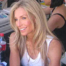 Portrait of Heather Thomas