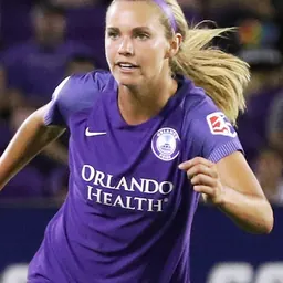 Portrait of Dani Weatherholt