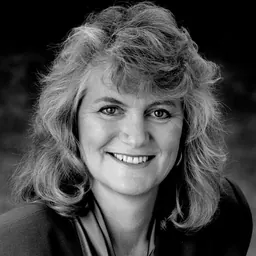 Portrait of Lynn Hunter