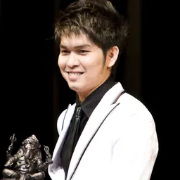 Portrait of Suthirat Wongtewan