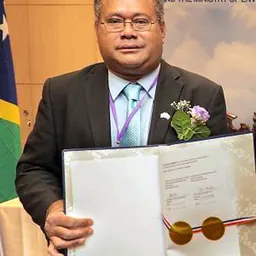 Portrait of Samuel Manetoali