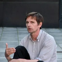 Portrait of Paul Elliman