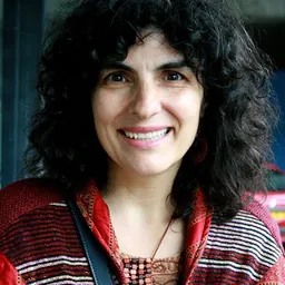 Portrait of Leila Schneps