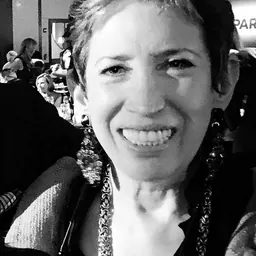Portrait of Beth Rudin DeWoody