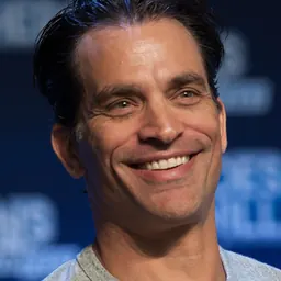 Portrait of Johnathon Schaech