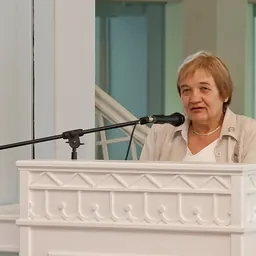 Portrait of Helle Metslang