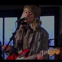 Portrait of Amber Arcades
