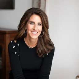 Portrait of Carey Lohrenz