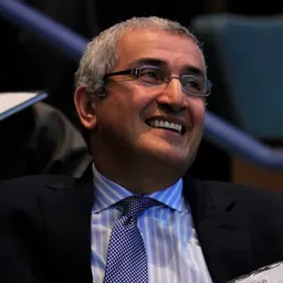 Portrait of Behnaam Aazhang