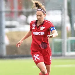 Portrait of Jasmin Eder