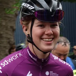 Portrait of Lonneke Uneken