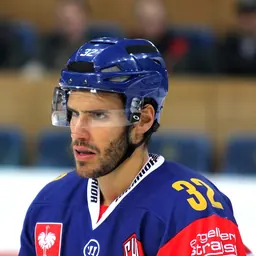Portrait of Noah Schneeberger