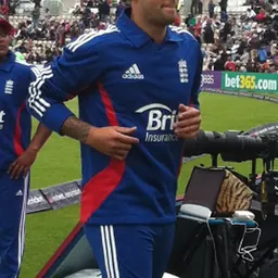 Portrait of Jade Dernbach
