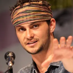 Portrait of Shiloh Fernandez