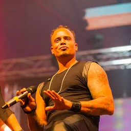 Portrait of Ray Slijngaard