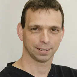 Portrait of Oded Hod