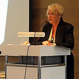 Portrait of Sabine Wienker-Piepho