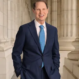 Portrait of Ron Wyden